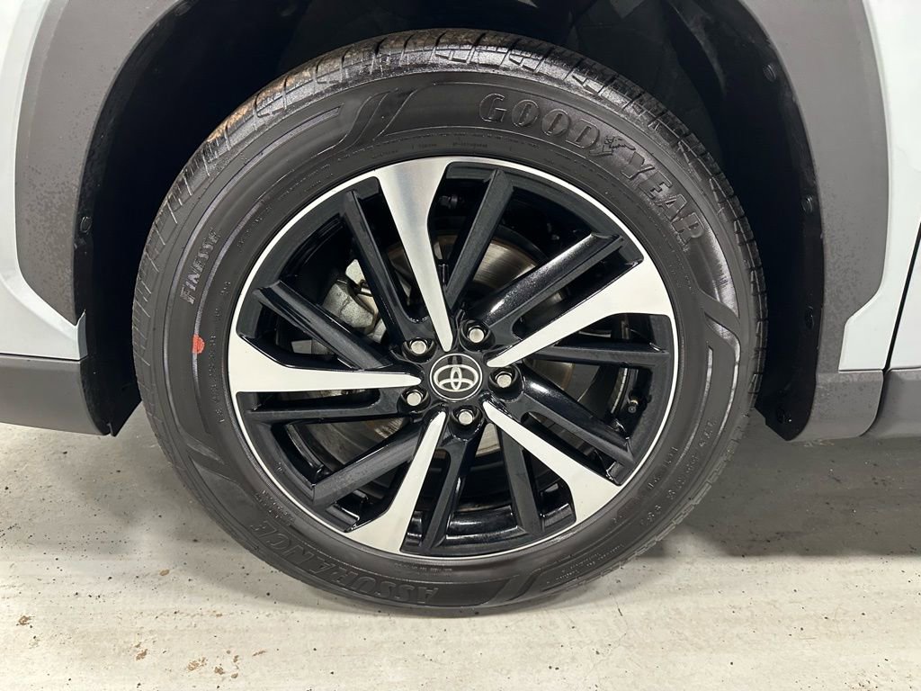 Used 2025 Toyota Corolla Cross XSE w/ Convenience Package image 62