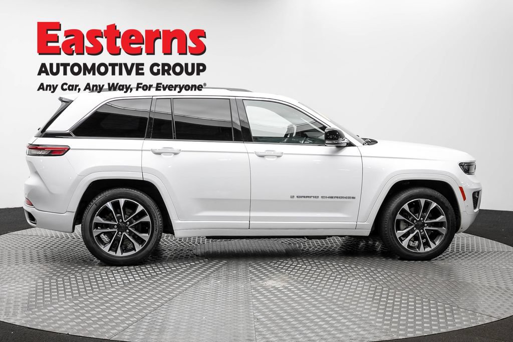 Used 2022 Jeep Grand Cherokee Overland AWD/4WD image 4