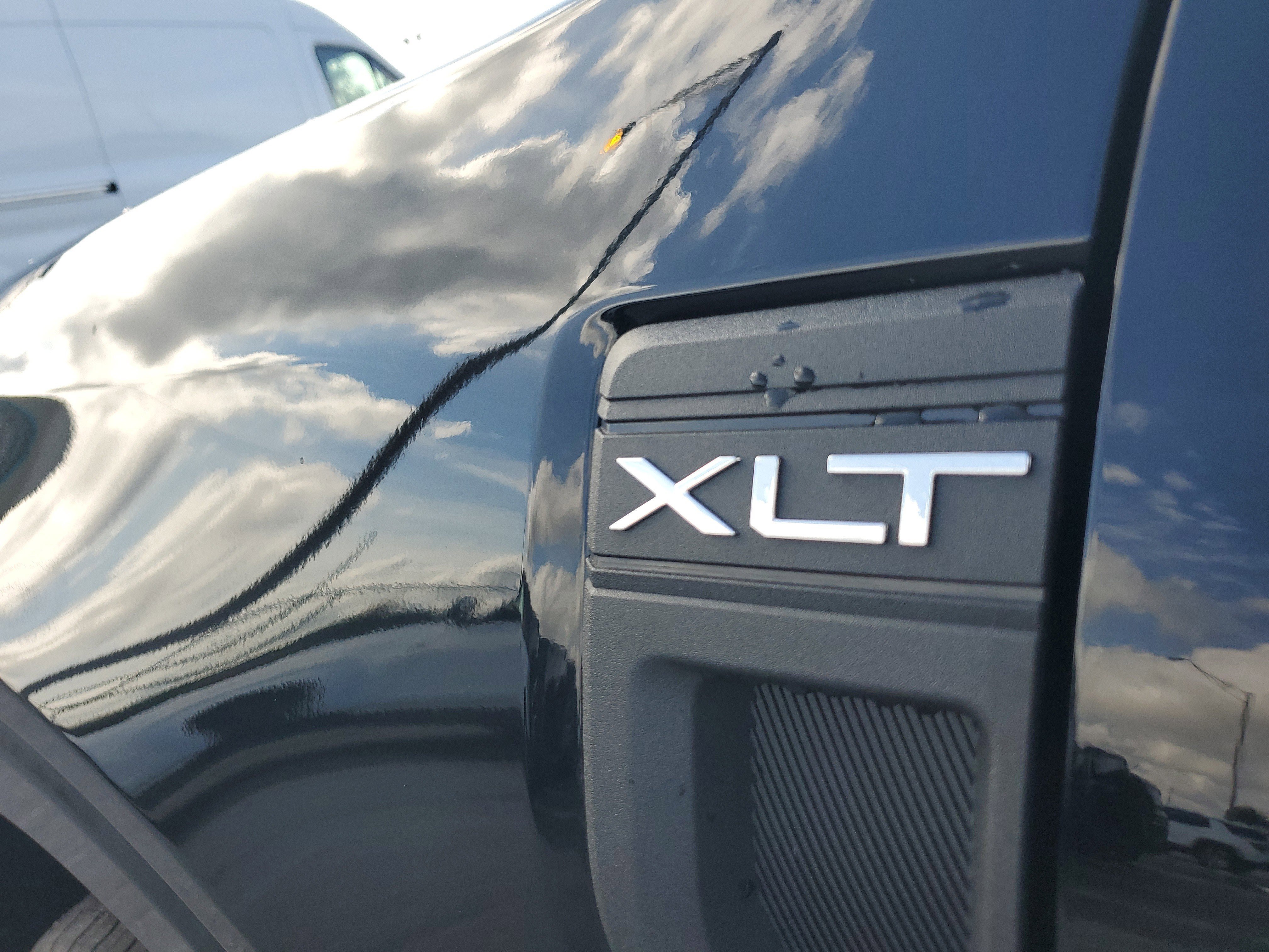 New 2025 Ford Maverick XLT w/ XLT Luxury Package image 8