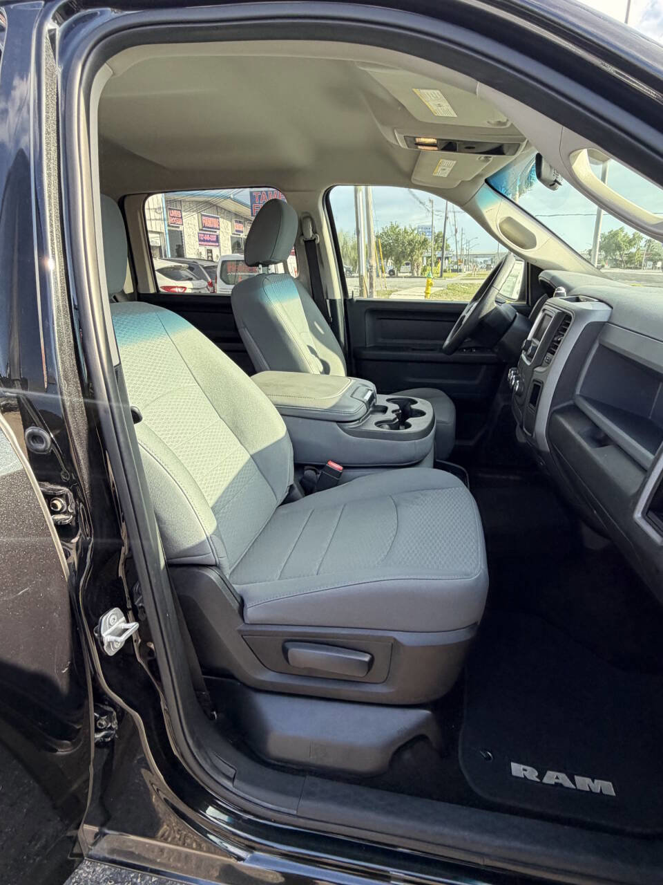 Used 2017 RAM 1500 Express w/ Express Value Package image 14