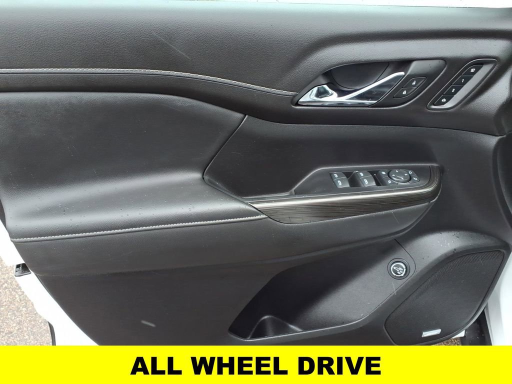 Used 2023 GMC Acadia SLT w/ Technology Package image 13