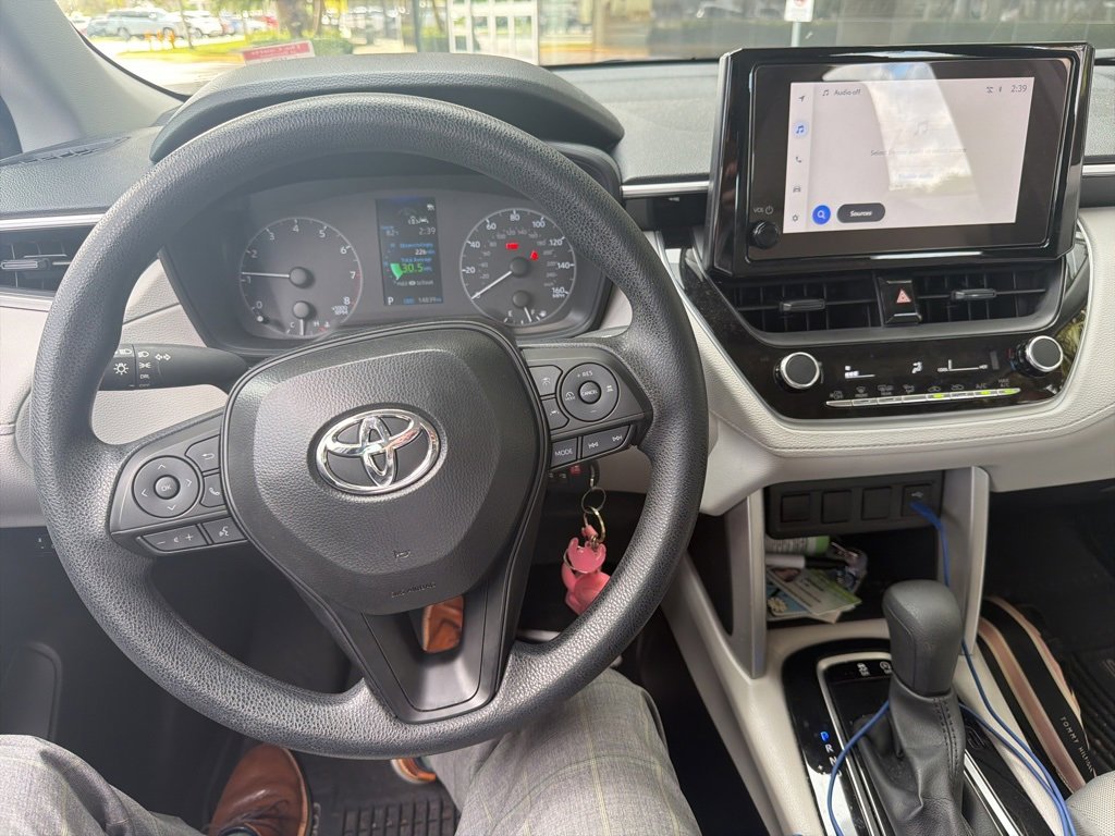 Used 2025 Toyota Corolla Cross L image 2