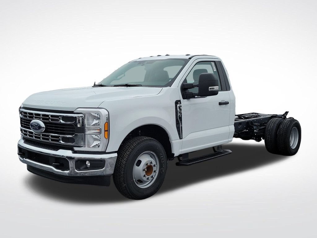 New 2026 Ford F350 XL w/ XL Chrome Package RWD image 3