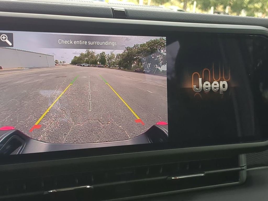 Used 2025 Jeep Gladiator Rubicon w/ Safety Group image 20