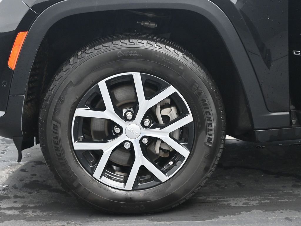 Used 2024 Jeep Grand Cherokee L Limited w/ Luxury Tech Group II image 38