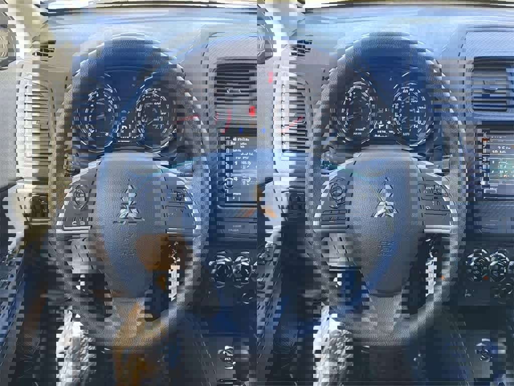 Used 2025 Mitsubishi Outlander Sport ES image 12