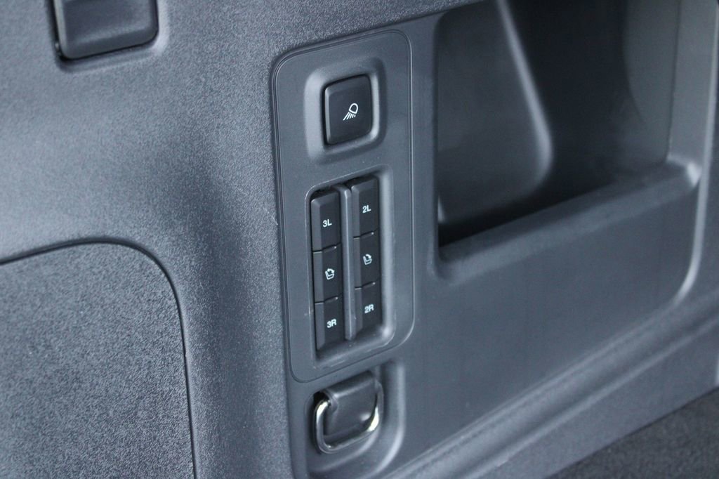 Used 2025 Ford Expedition Platinum w/ Driver's Package AWD/4WD image 15