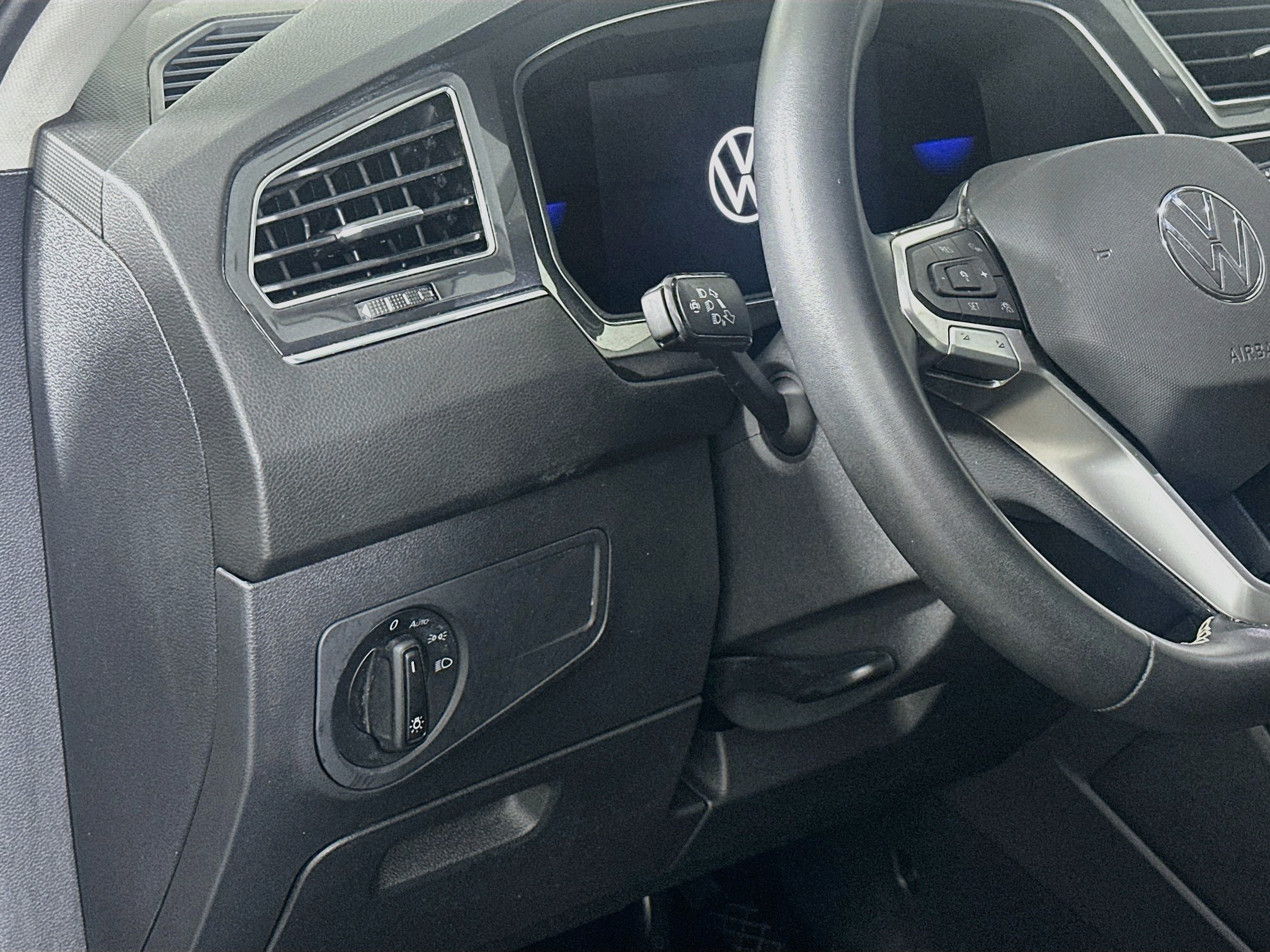 Used 2022 Volkswagen Tiguan S FWD image 16