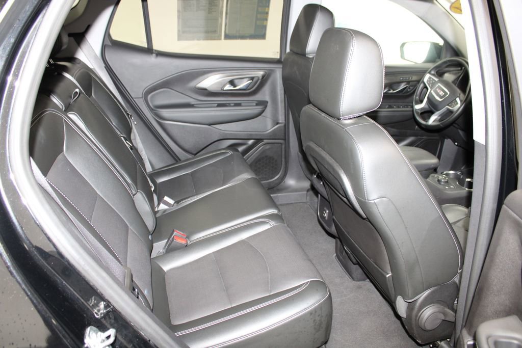 Used 2024 GMC Terrain SLT image 32