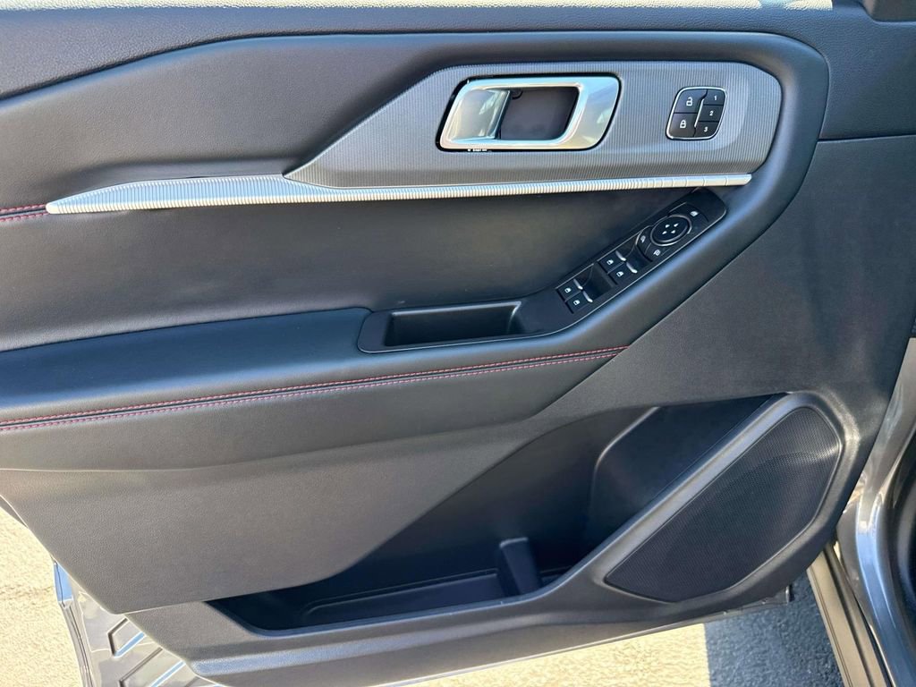 Certified 2026 Ford Explorer ST-Line w/ ST-Line Street Pack image 23