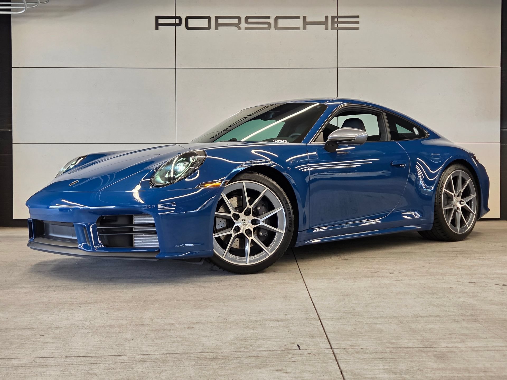 Certified 2025 Porsche 911 Carrera T RWD image 1