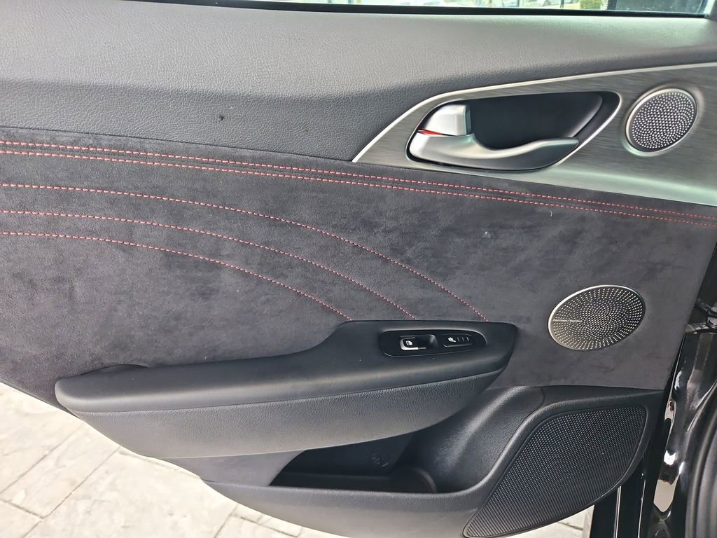 Used 2022 Kia Stinger GT2 image 32