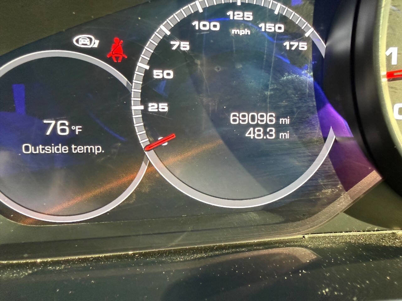 Used 2019 Porsche Cayenne w/ Premium Package image 24
