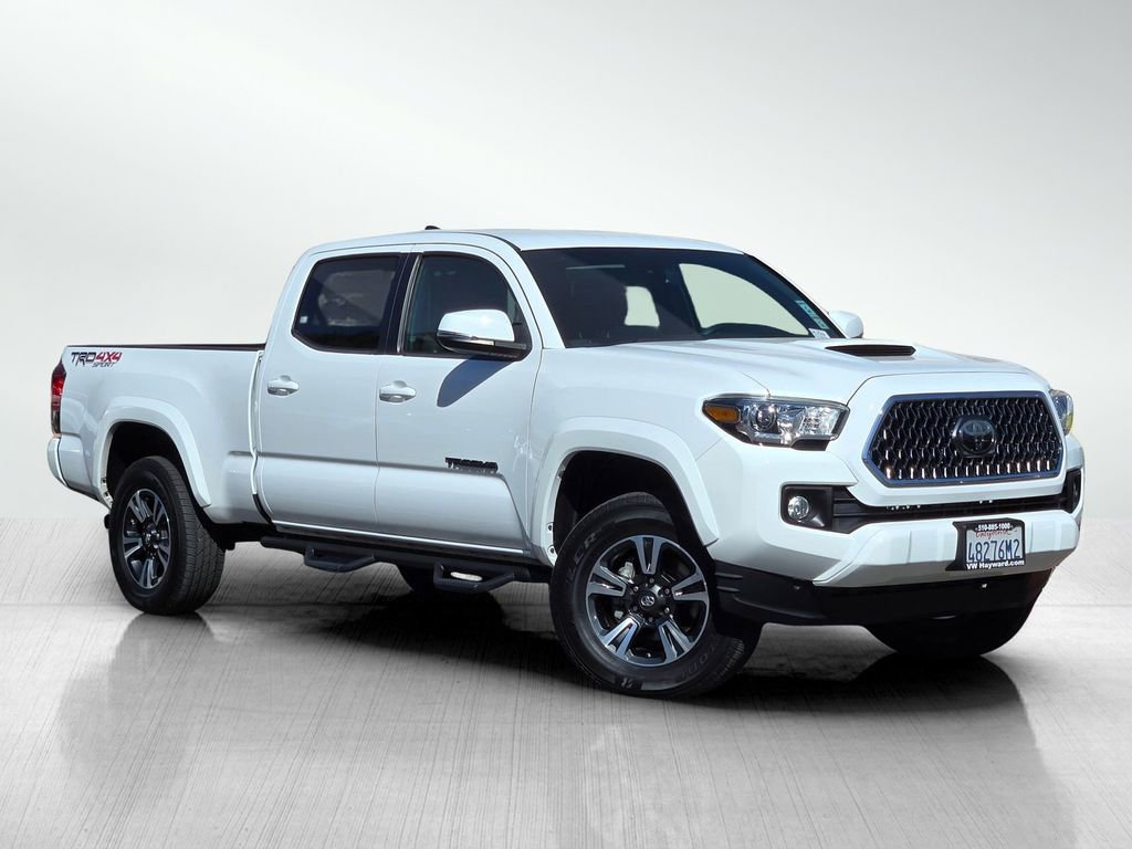 Used 2018 Toyota Tacoma TRD Sport w/ Technology Package AWD/4WD image 2