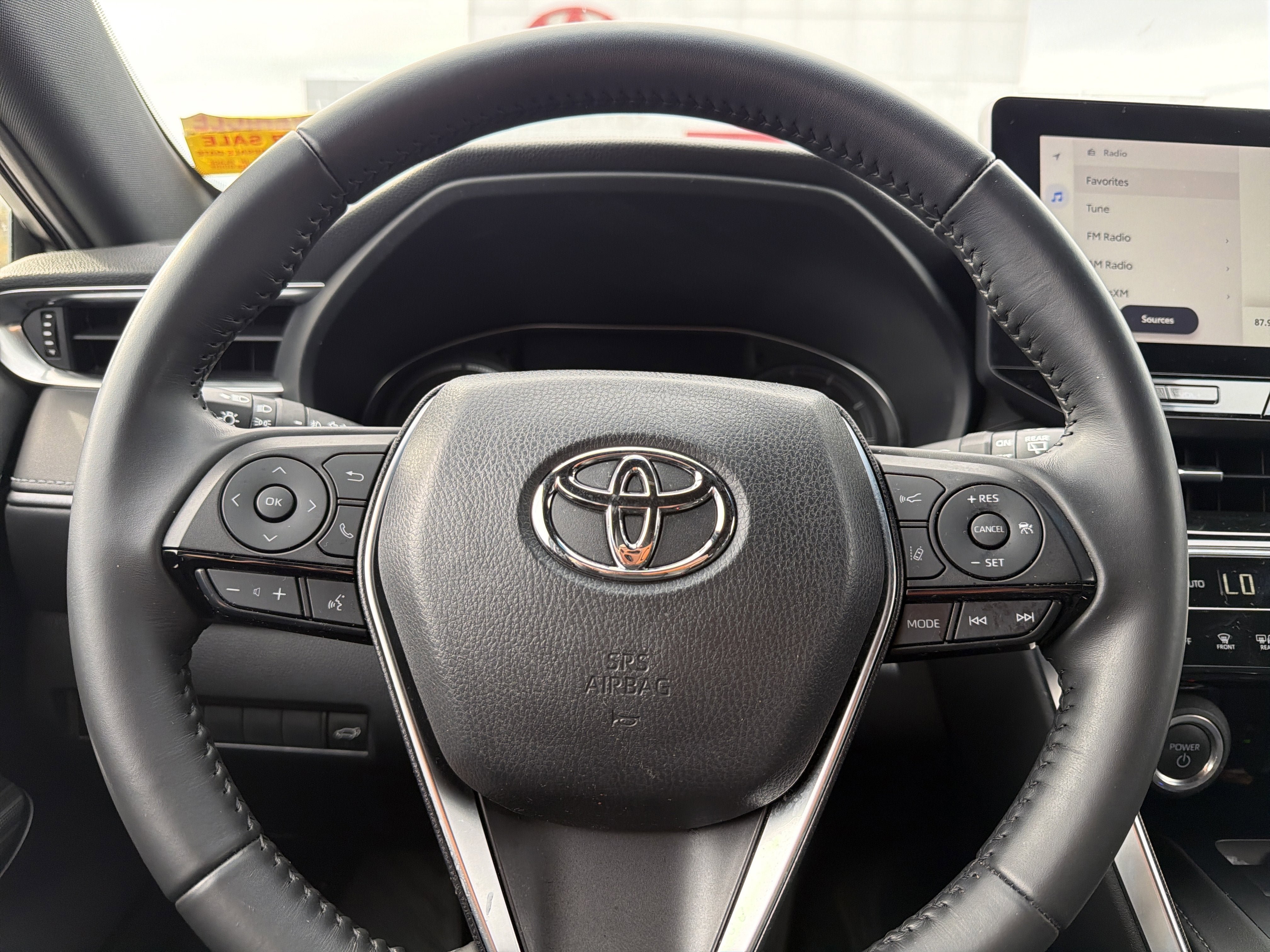 Used 2023 Toyota Venza XLE AWD/4WD image 11