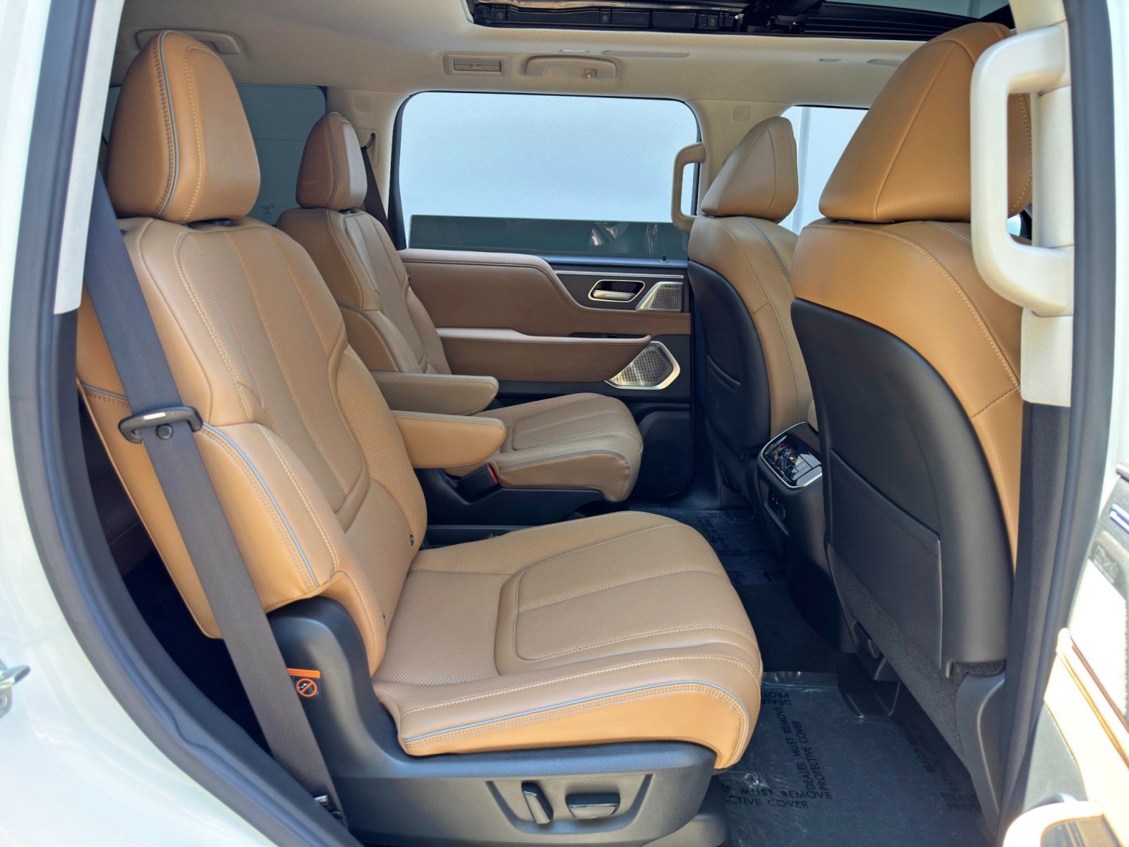 Used 2025 INFINITI QX80 Sensory w/ Premium Cargo Package AWD/4WD image 48
