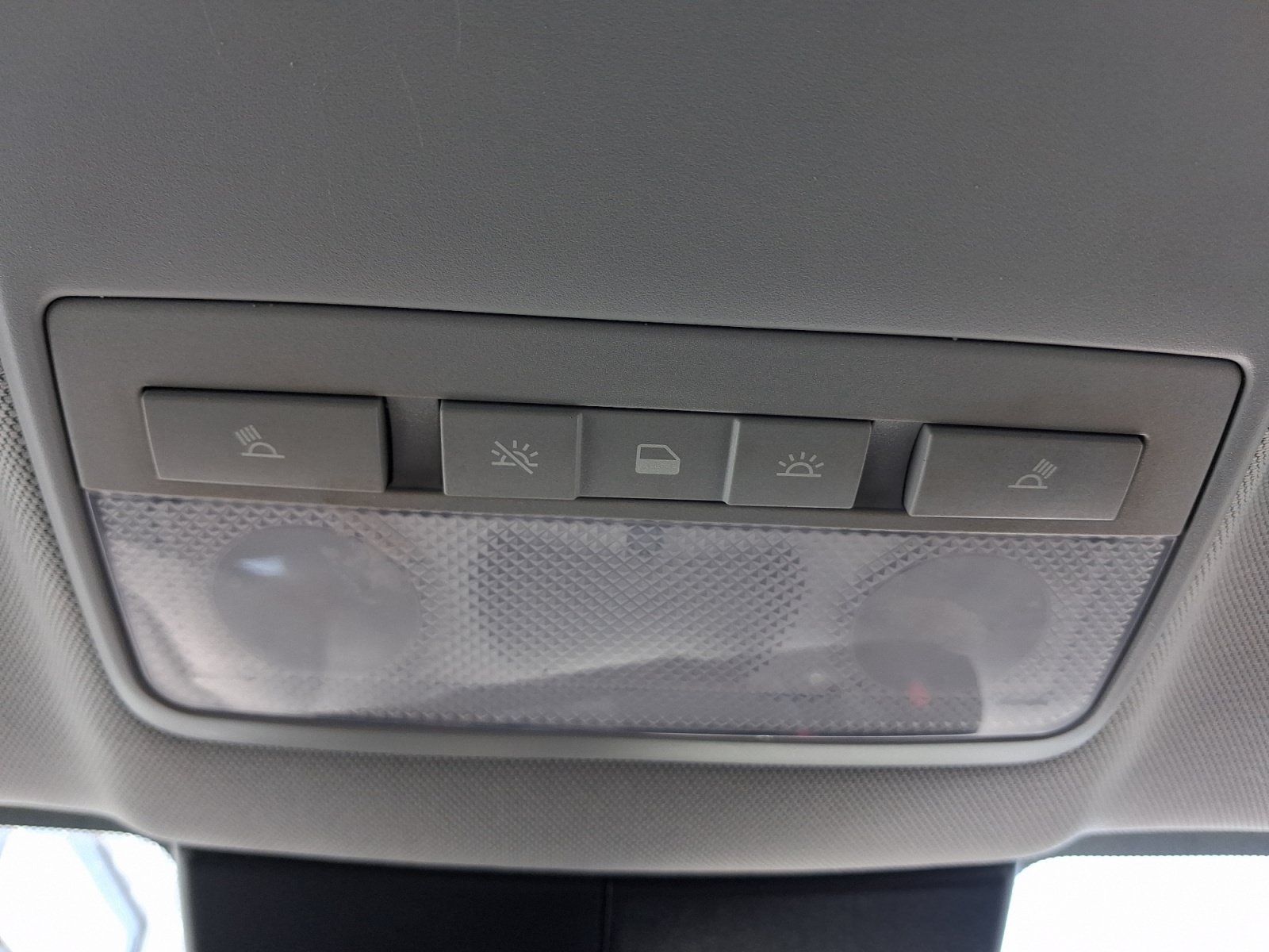 Used 2019 Chevrolet Trax LT w/ LT Convenience Package AWD/4WD image 29