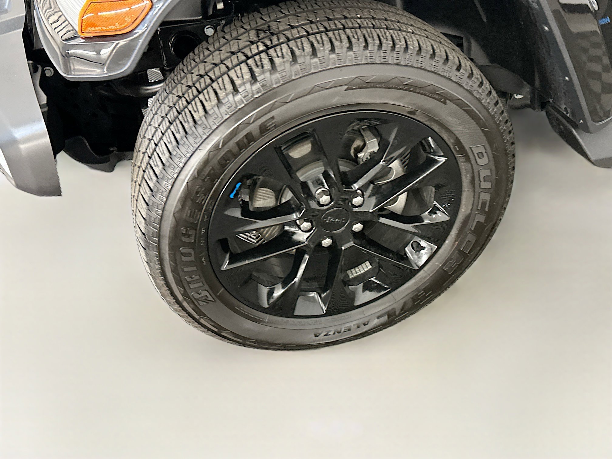 Used 2023 Jeep Wrangler Unlimited Sahara AWD/4WD image 11