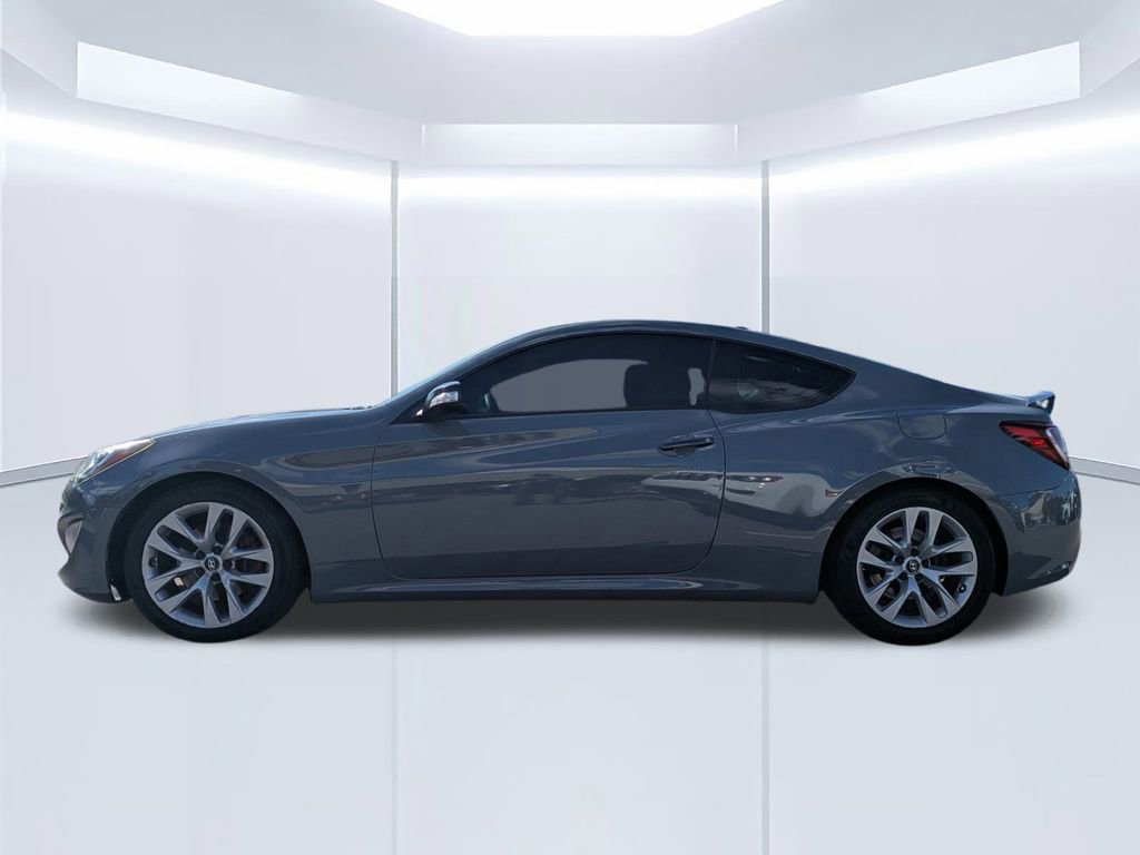 Used 2013 Hyundai Genesis 3.8 image 7