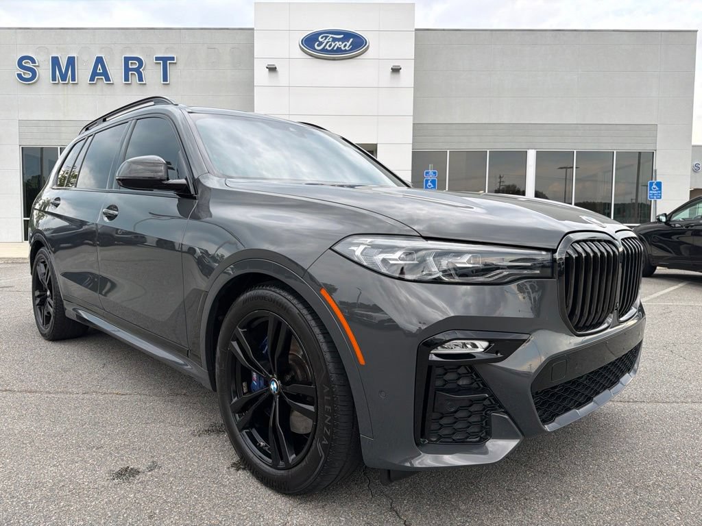 Used 2022 BMW X7 xDrive40i w/ M Sport Package AWD/4WD image 1