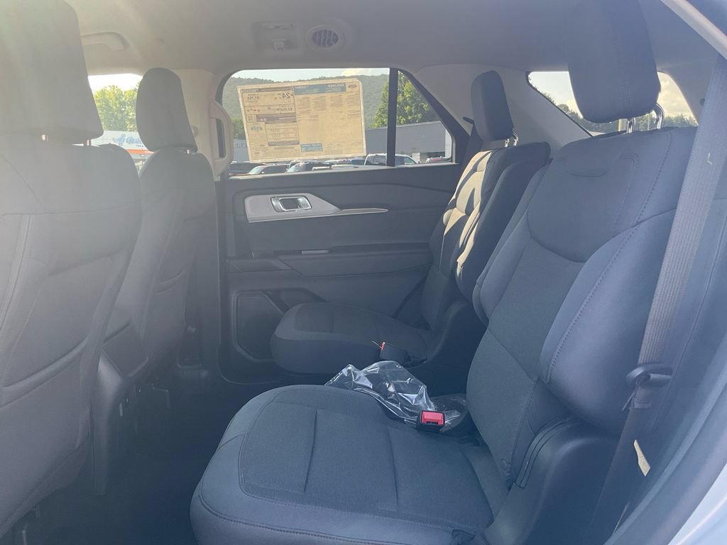New 2026 Ford Explorer Active RWD image 14