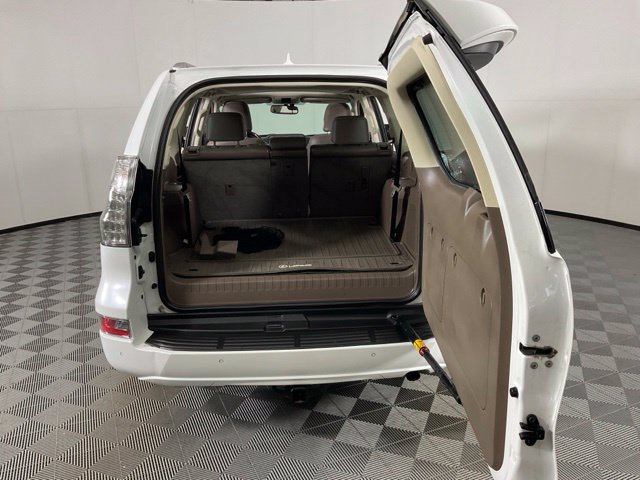 Used 2015 Lexus GX 460 Luxury w/ Preferred Accessory Package AWD/4WD image 33