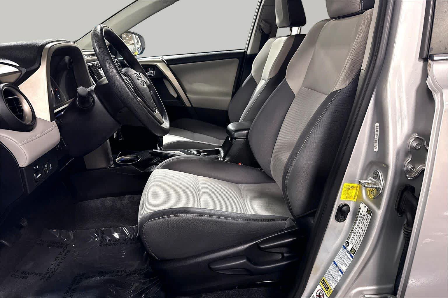 Used 2015 Toyota RAV4 XLE AWD/4WD image 8