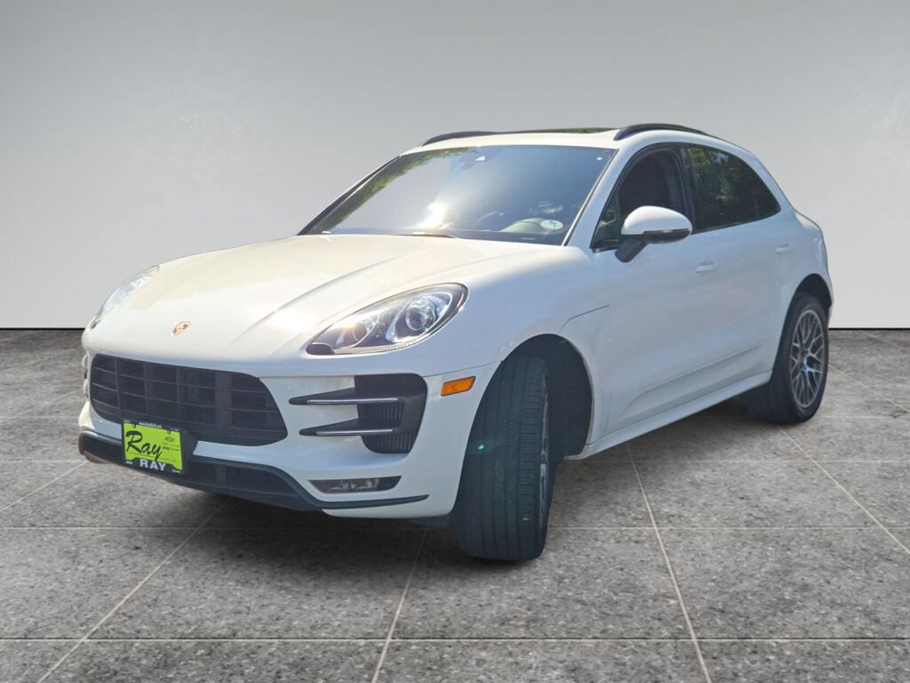Used 2015 Porsche Macan Turbo AWD/4WD image 4