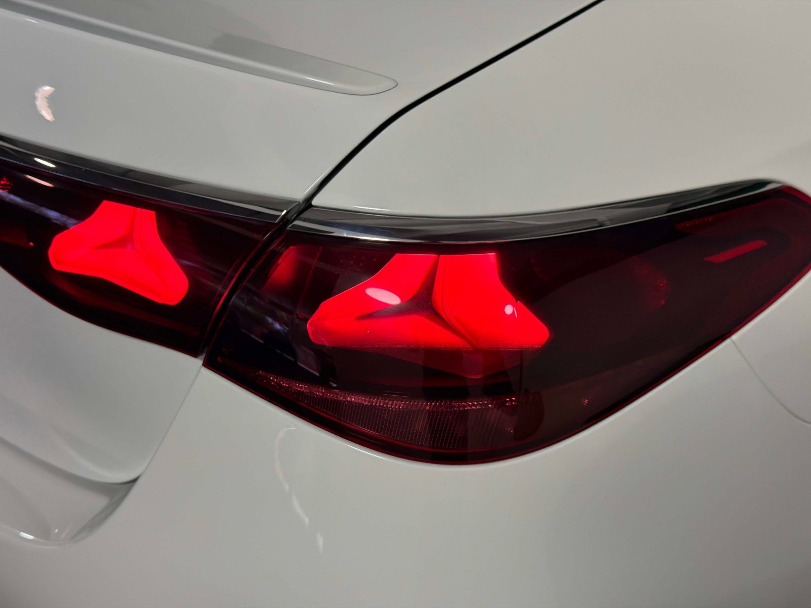 Used 2025 Mercedes-Benz E 350 Sedan image 17