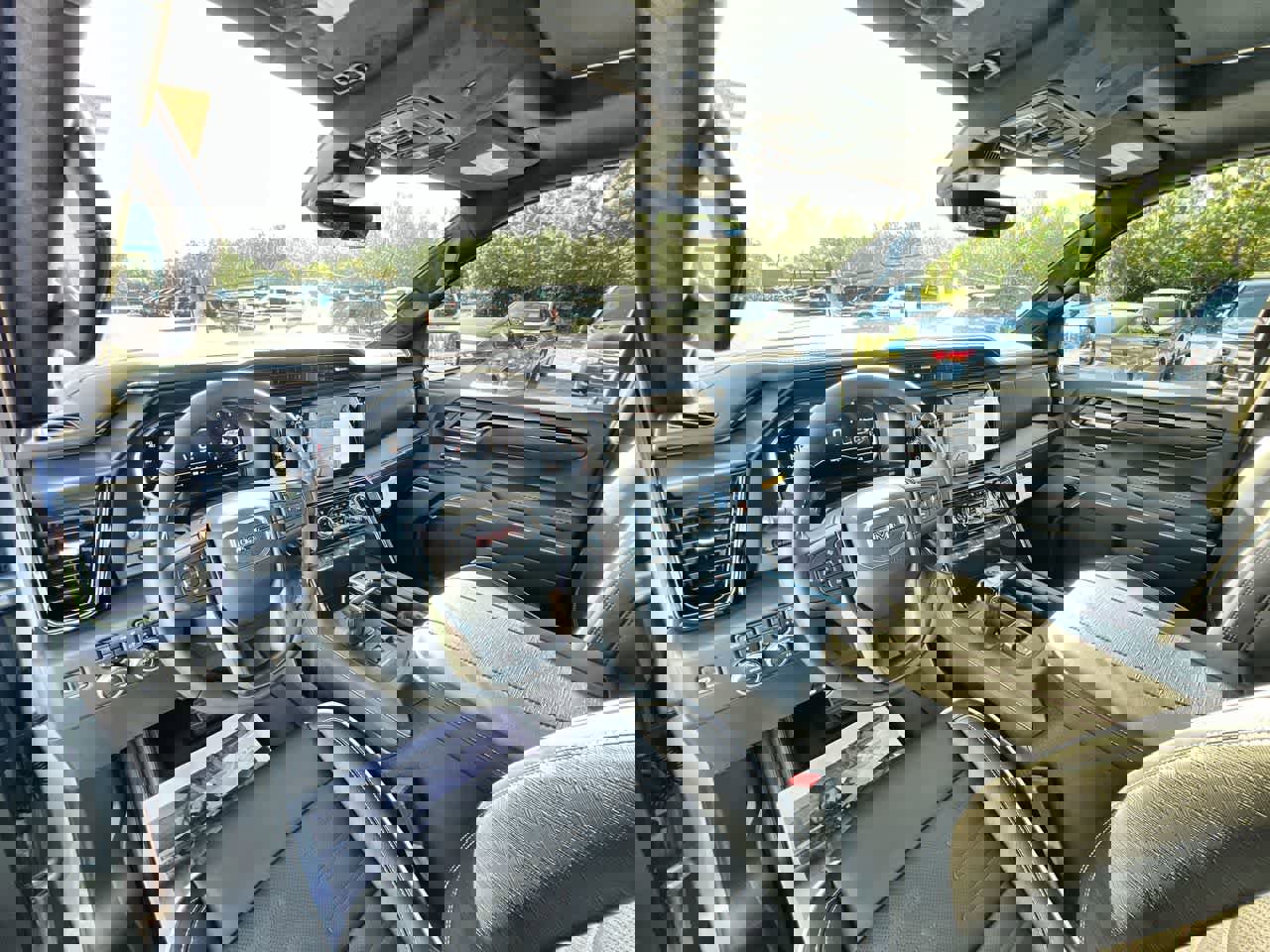 Used 2025 GMC Sierra 1500 AT4X image 10