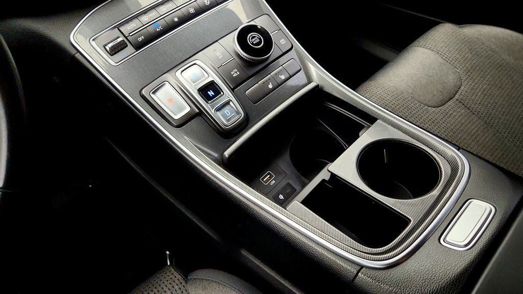 Used 2021 Hyundai Santa Fe SEL w/ Convenience Package FWD image 16