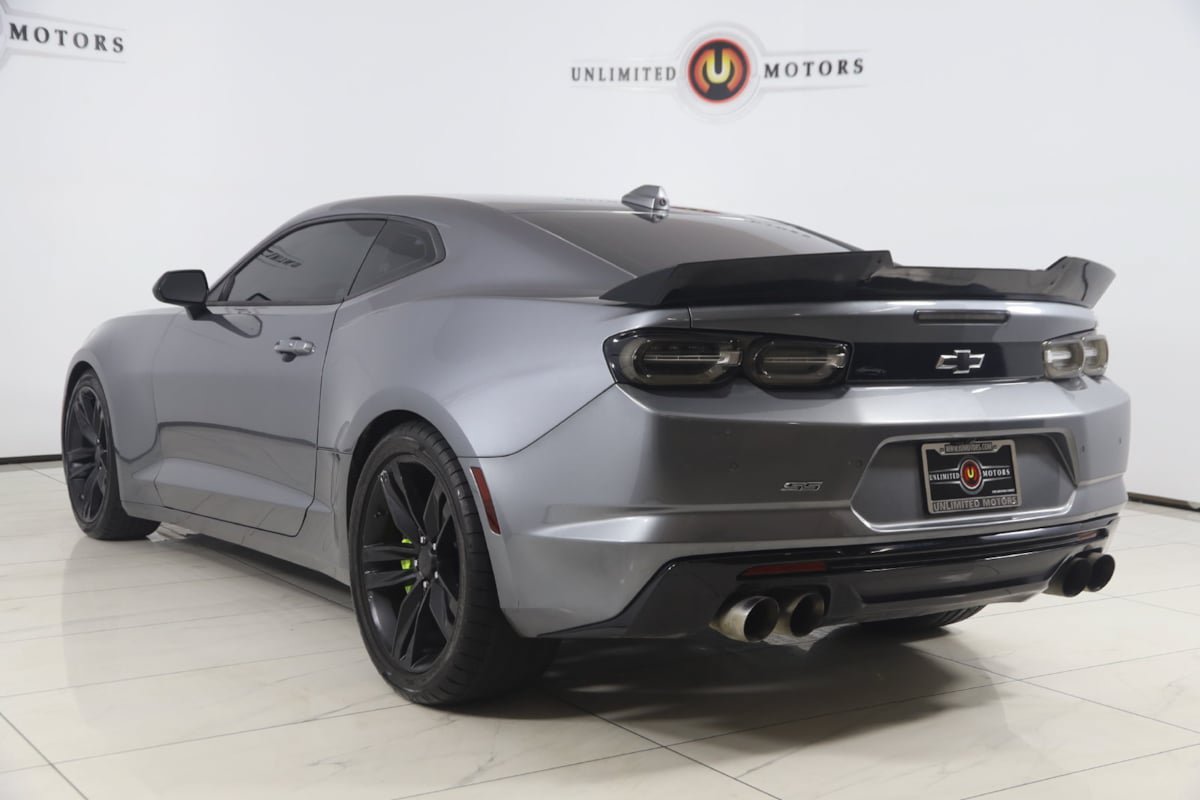 Used 2020 Chevrolet Camaro SS RWD image 4