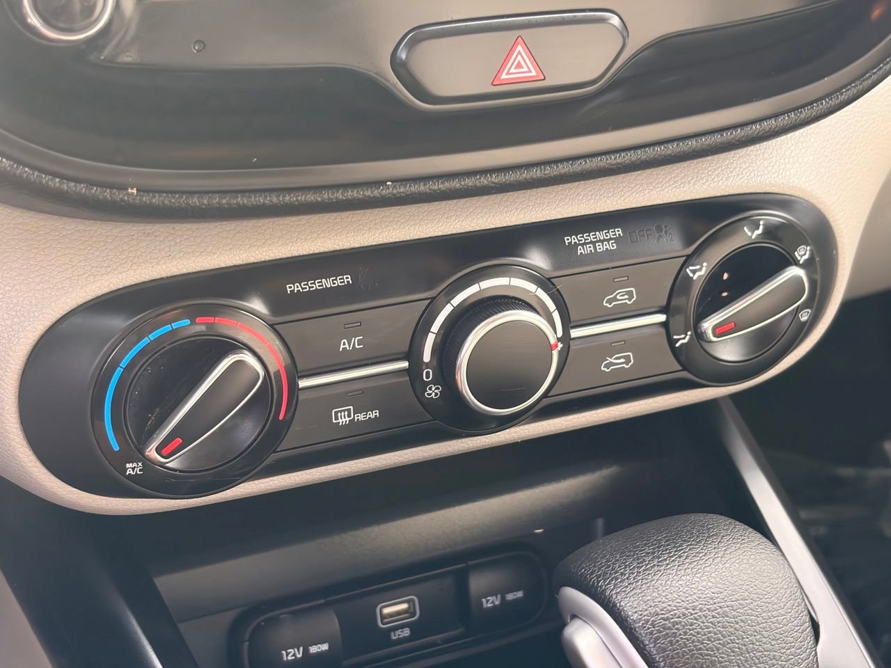 Used 2023 Kia Soul LX w/ LX Technology Package FWD image 25