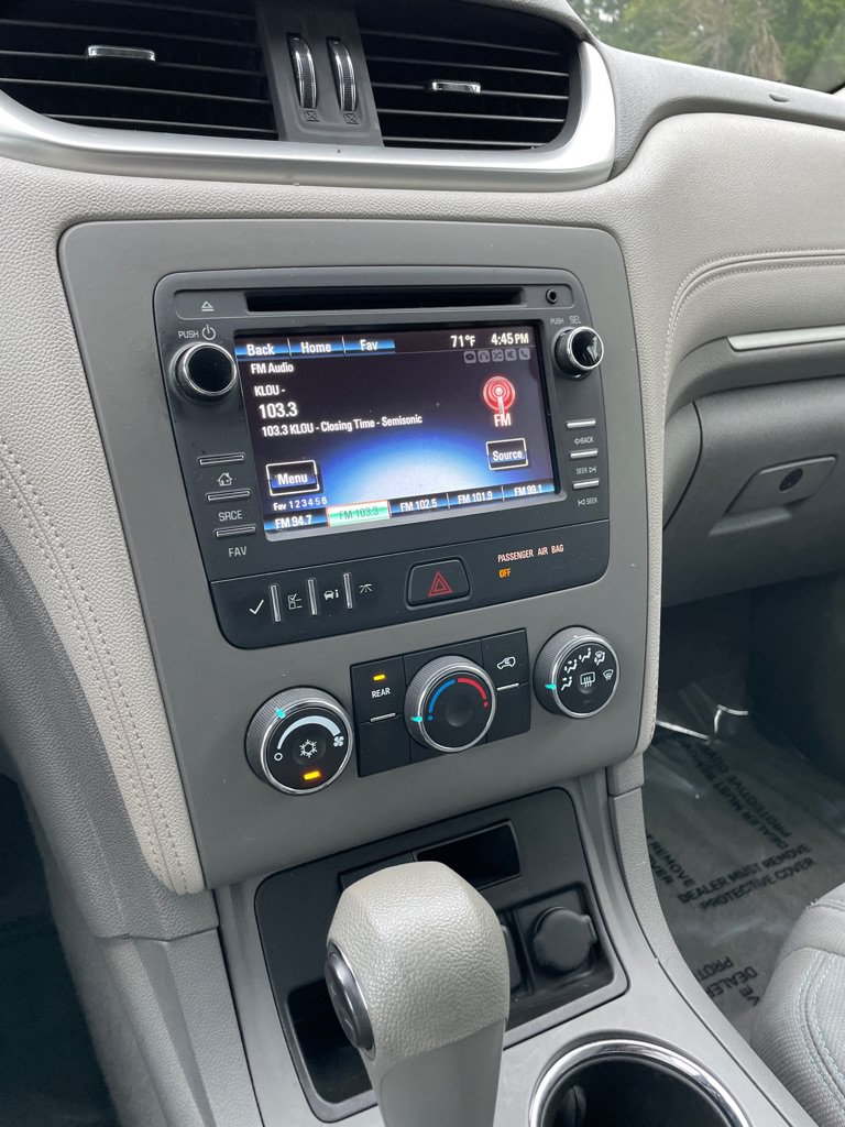 Used 2017 Chevrolet Traverse LS FWD image 13