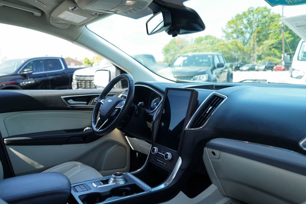 Used 2021 Ford Edge Titanium FWD image 32