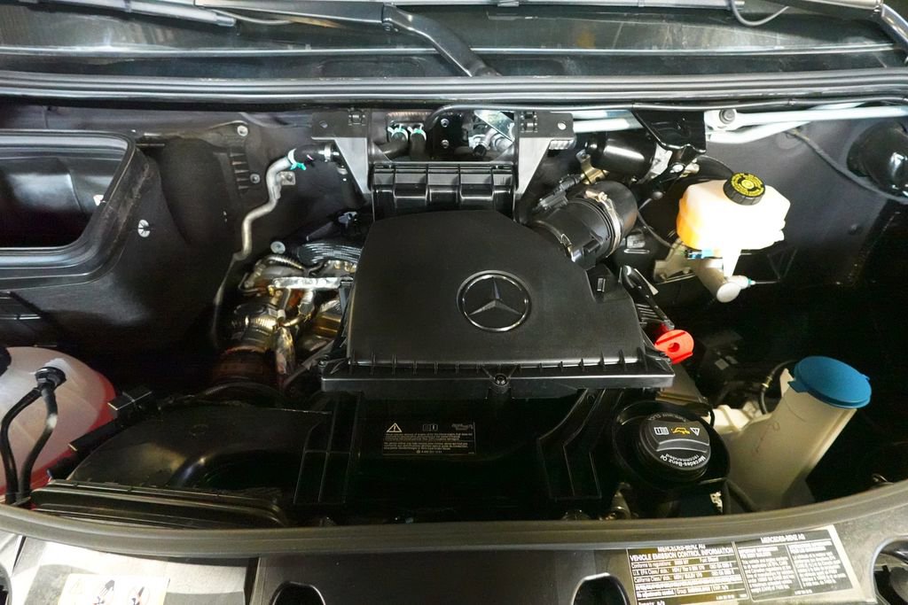 Used 2025 Mercedes-Benz Sprinter 2500 image 27