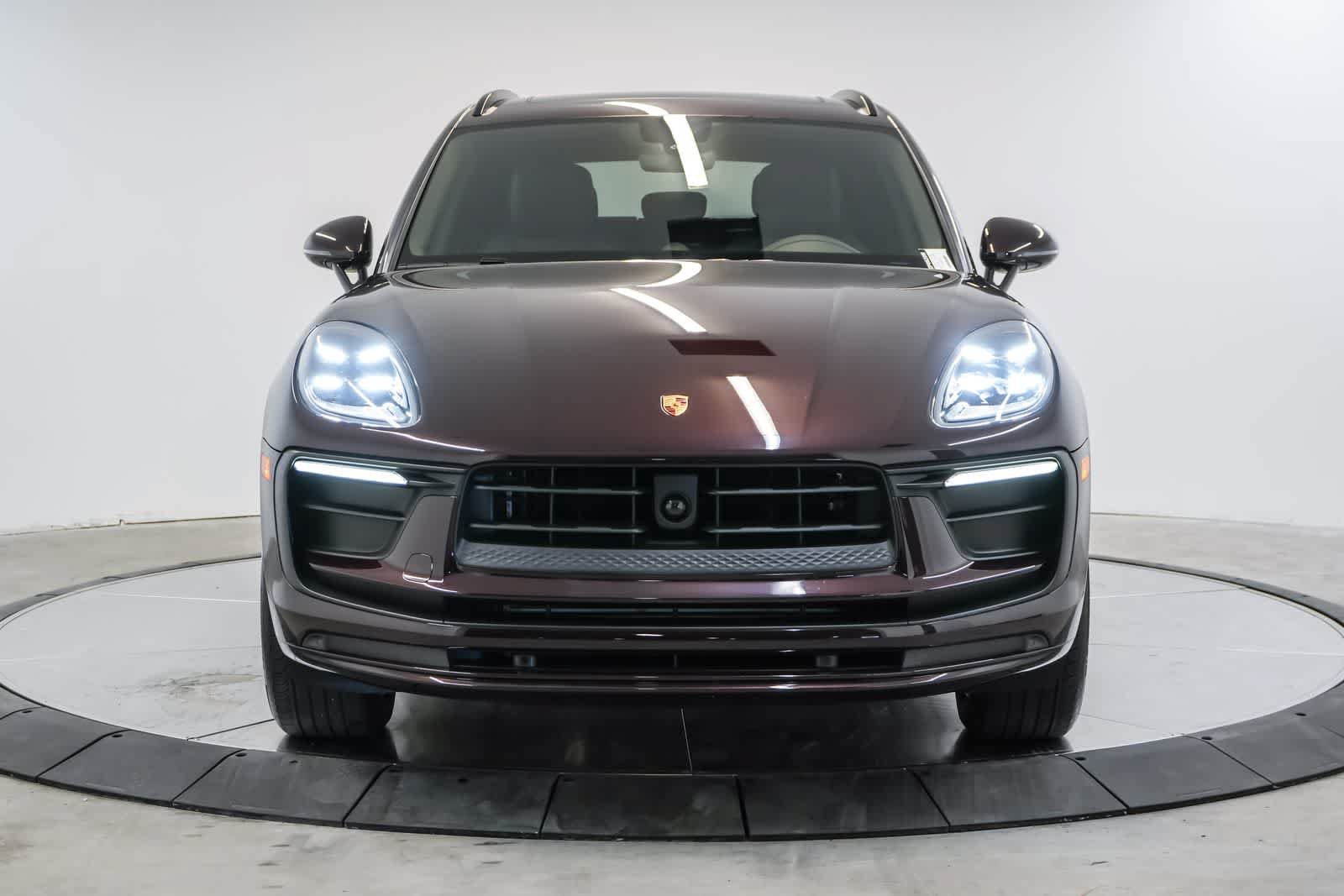 Certified 2024 Porsche Macan AWD/4WD image 6