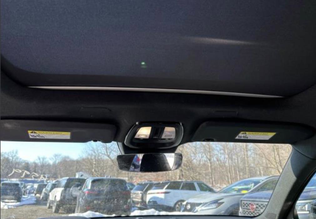 Used 2023 Volvo XC40 Recharge Ultimate image 18