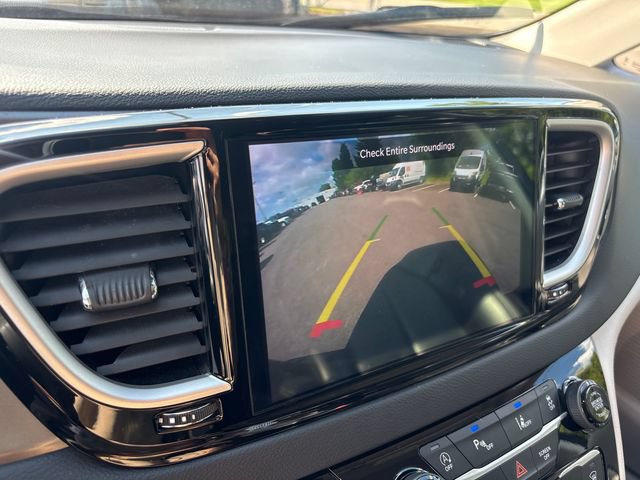 Used 2023 Chrysler Pacifica Touring-L FWD image 23