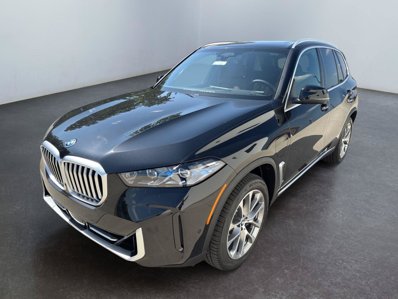 New 2026 BMW X5 xDrive50e AWD/4WD image 9