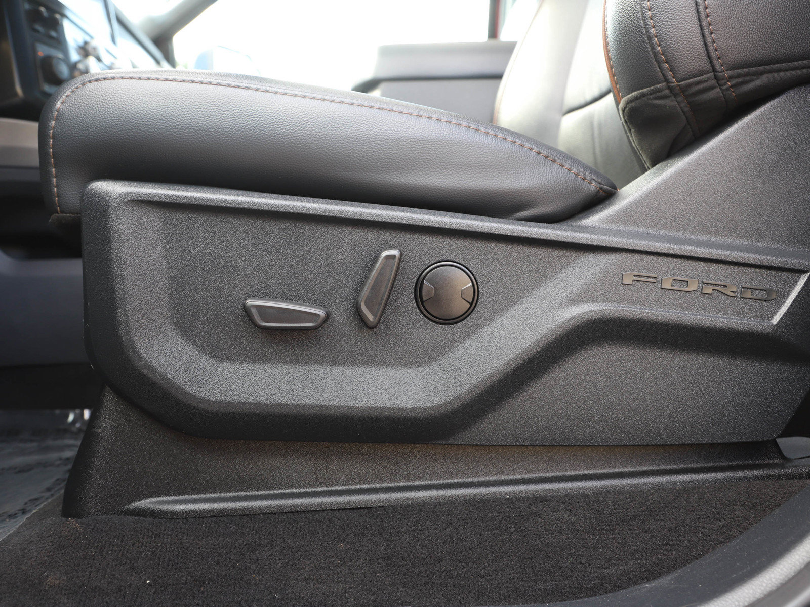 Used 2026 Ford F350 Lariat AWD/4WD image 40