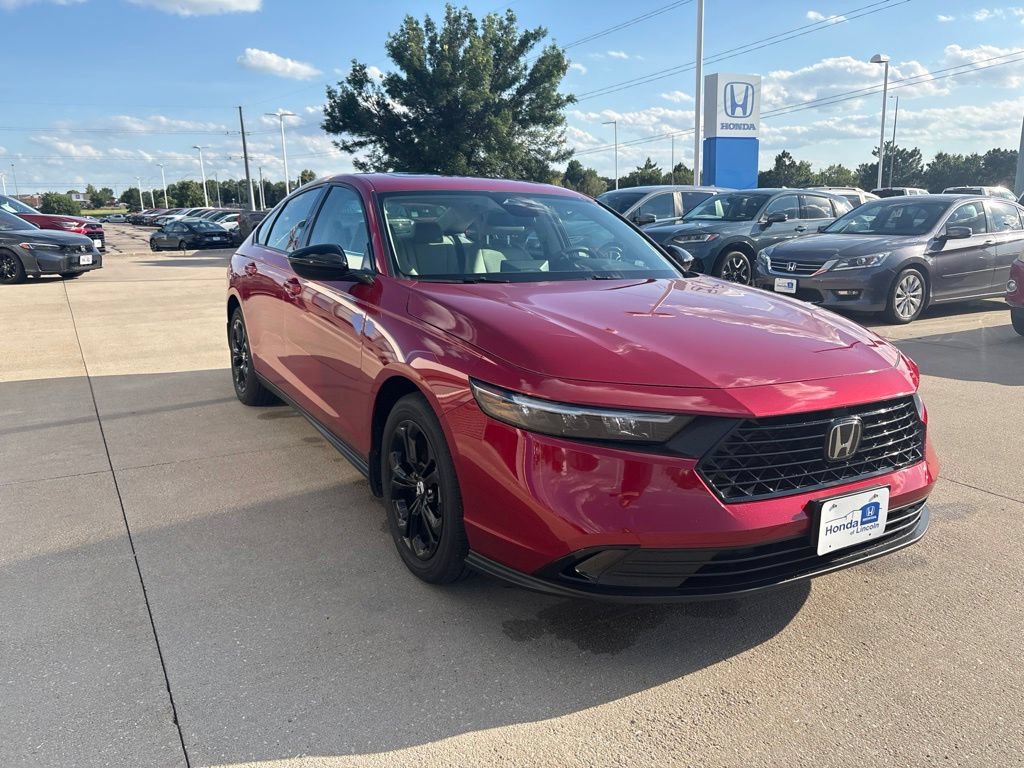 Certified 2025 Honda Accord SE image 3