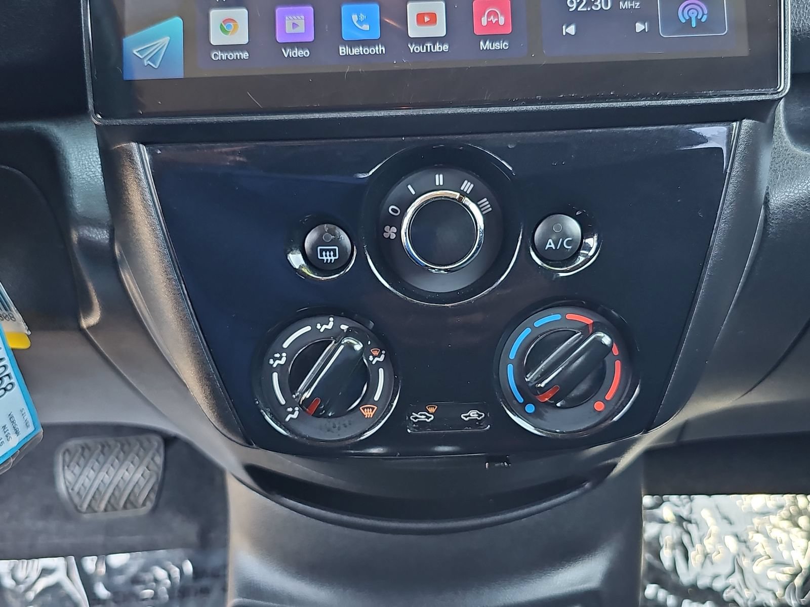 Used 2015 Nissan Versa Note SV w/ Sport Value Package FWD image 23
