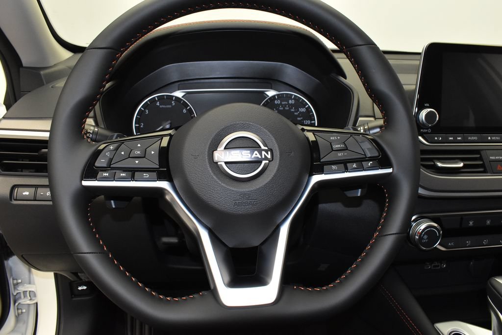 Used 2025 Nissan Altima 2.5 SR FWD image 18