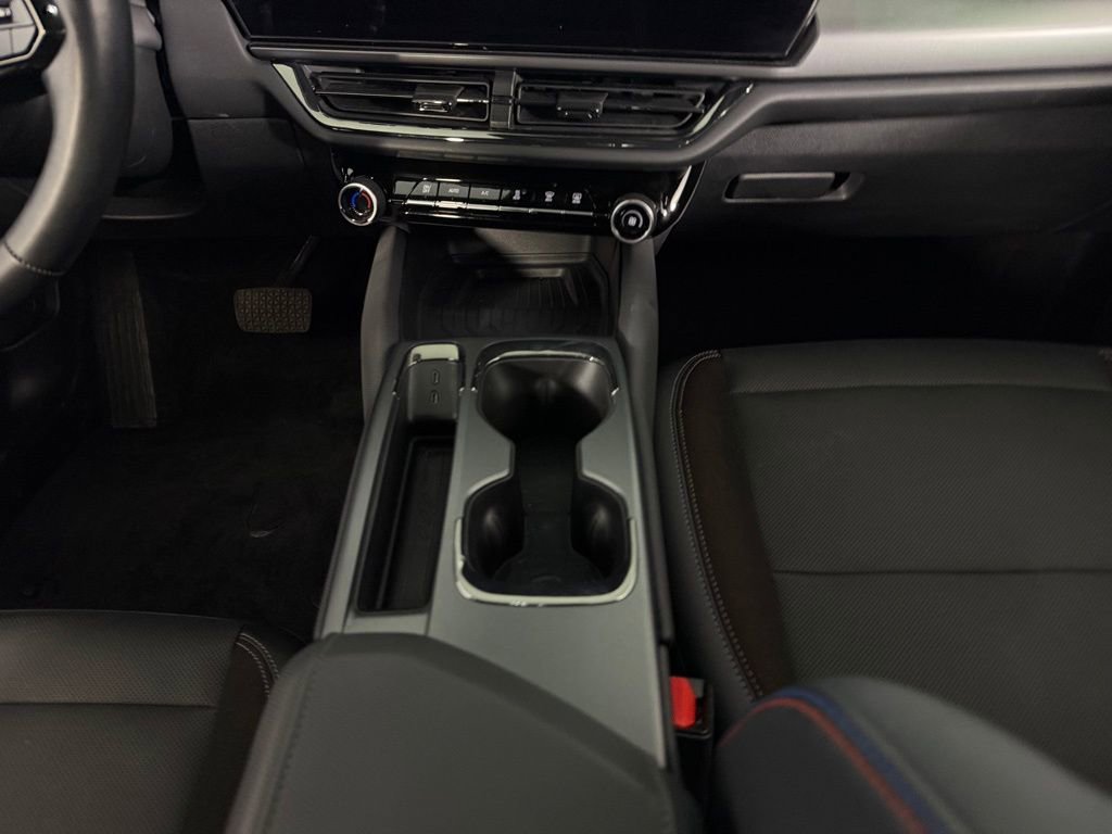 Used 2024 Chevrolet Equinox EV RS image 16