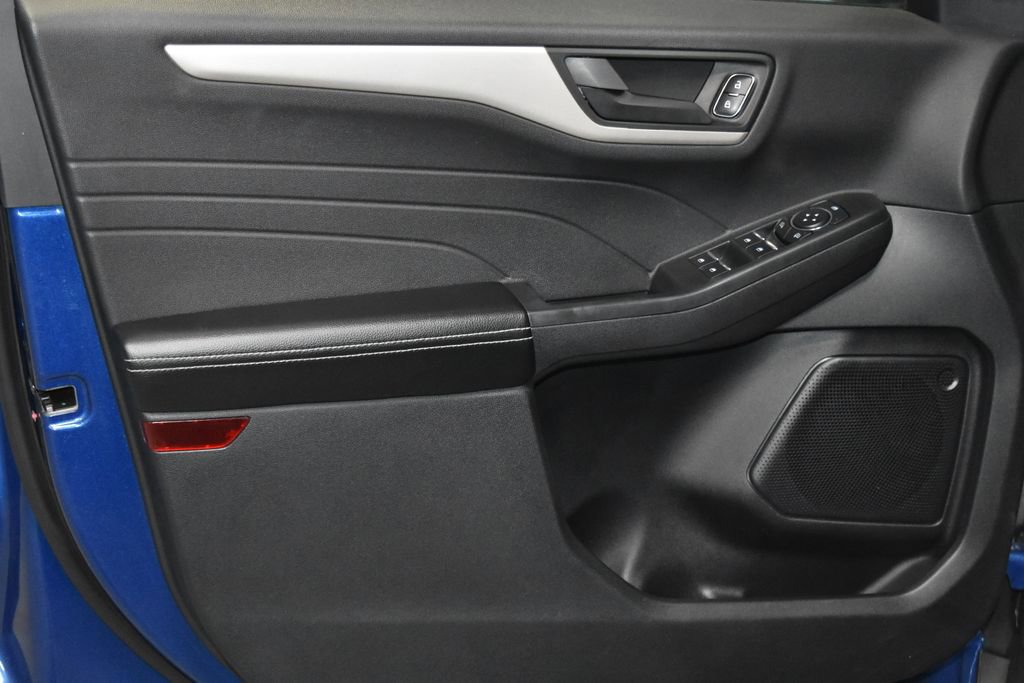 Used 2022 Ford Escape SE image 4