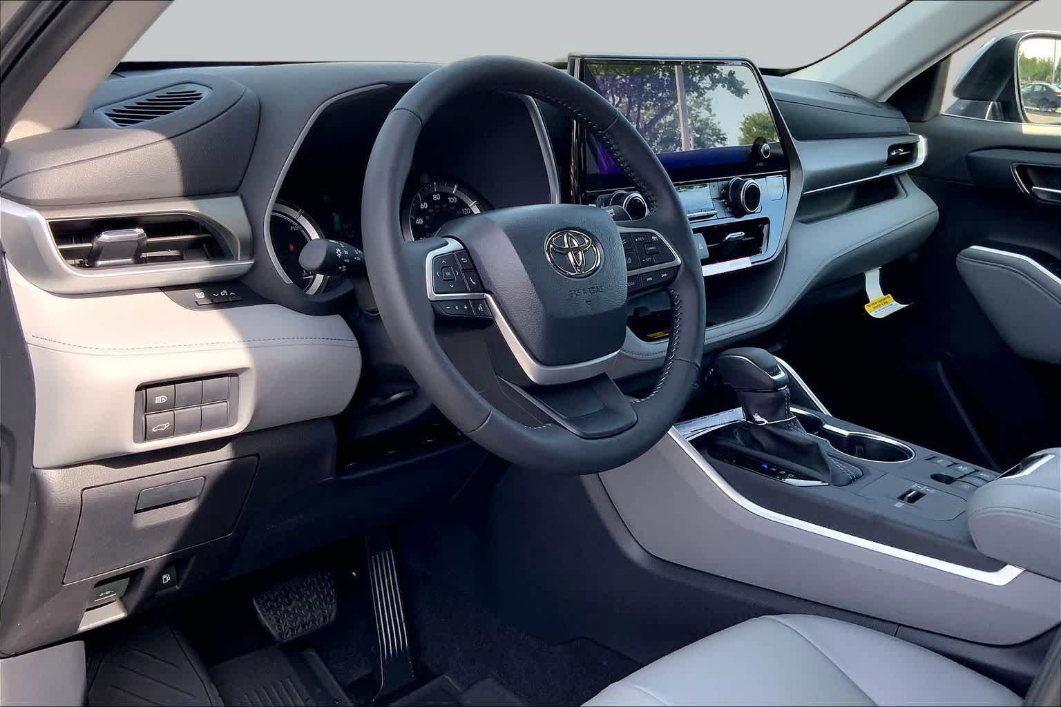New 2026 Toyota Highlander XLE AWD/4WD image 8