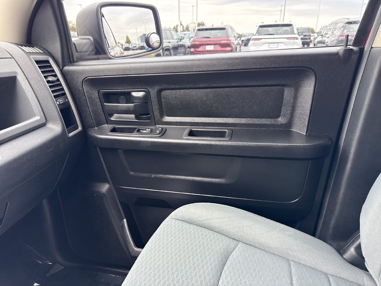 Used 2014 RAM 1500 Express AWD/4WD image 25