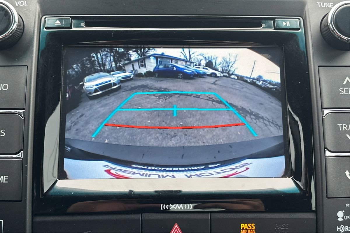 Used 2017 Toyota Camry XLE image 29