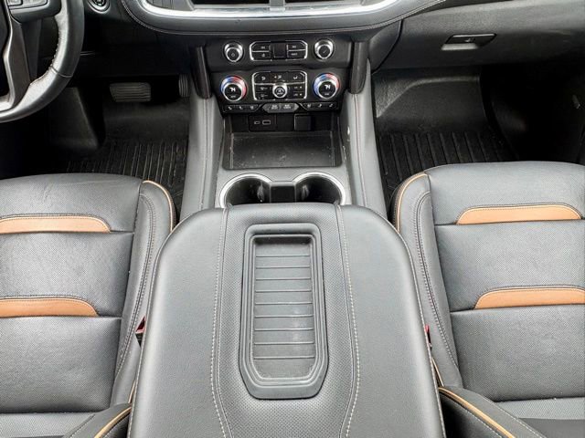 Used 2023 GMC Yukon AT4 w/ Technology Package AWD/4WD image 24